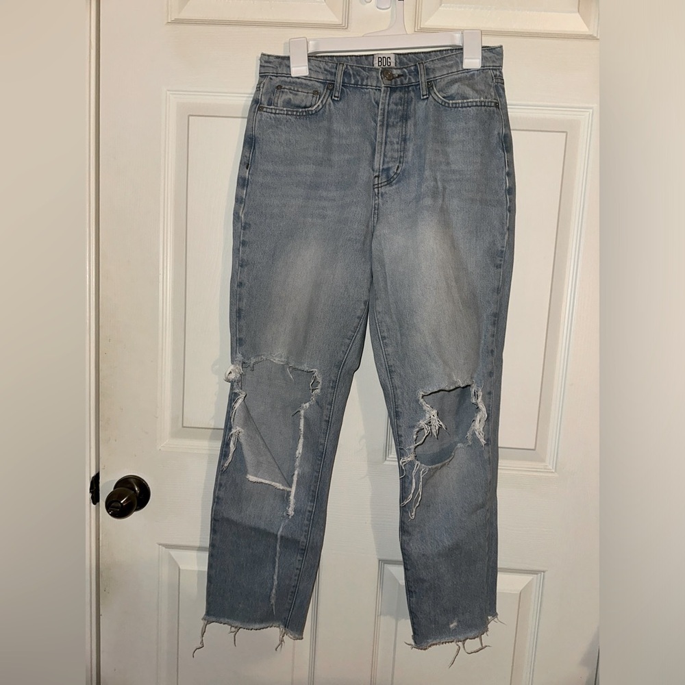 BDG women’s distressed light wash denim straight leg jeans 28 contemporary